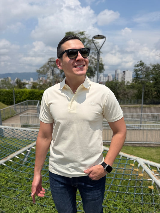 Polo Lacoste Básico Crema