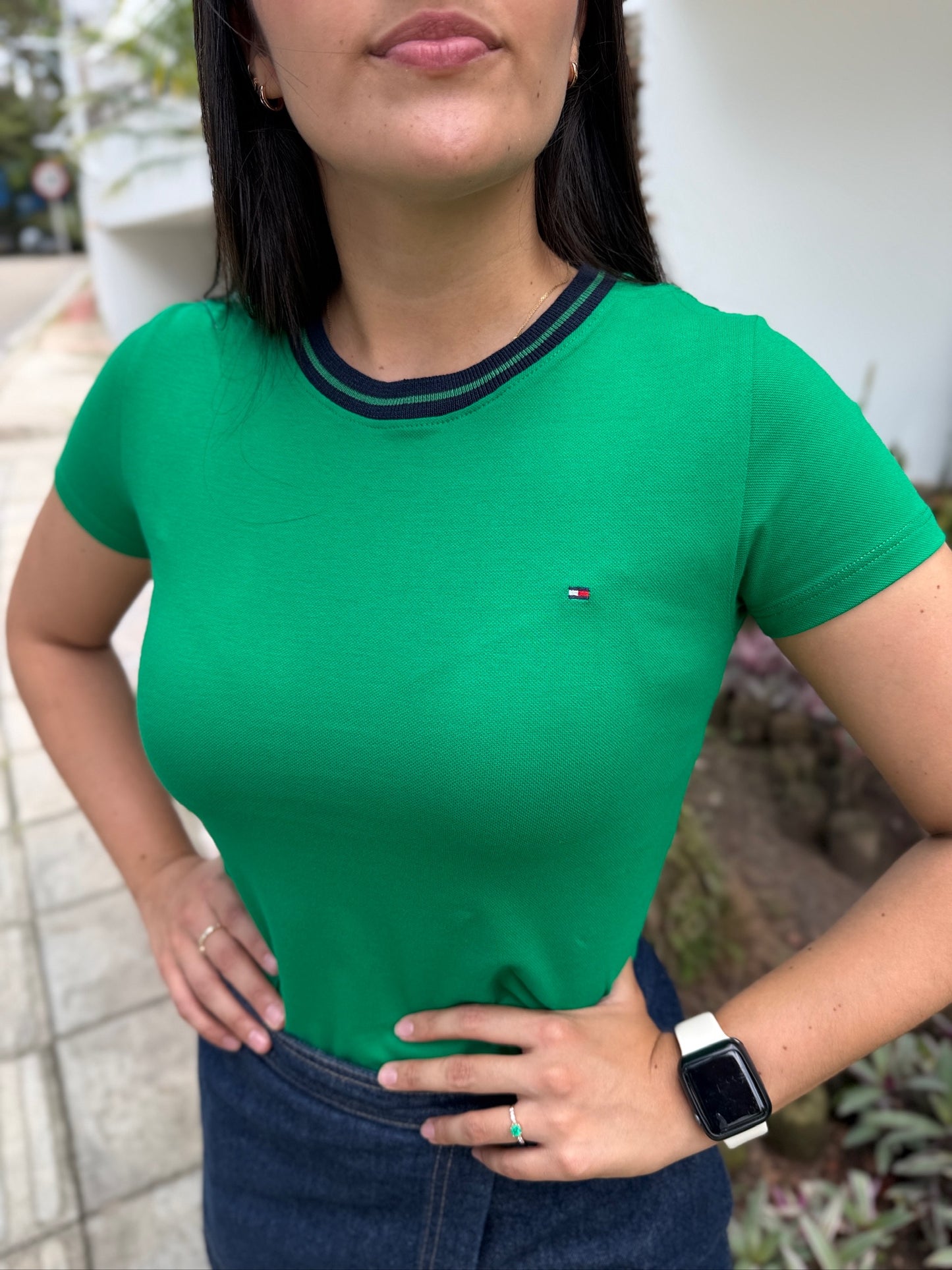 Camiseta Tommy Hilfiger Básica Verde Oscura
