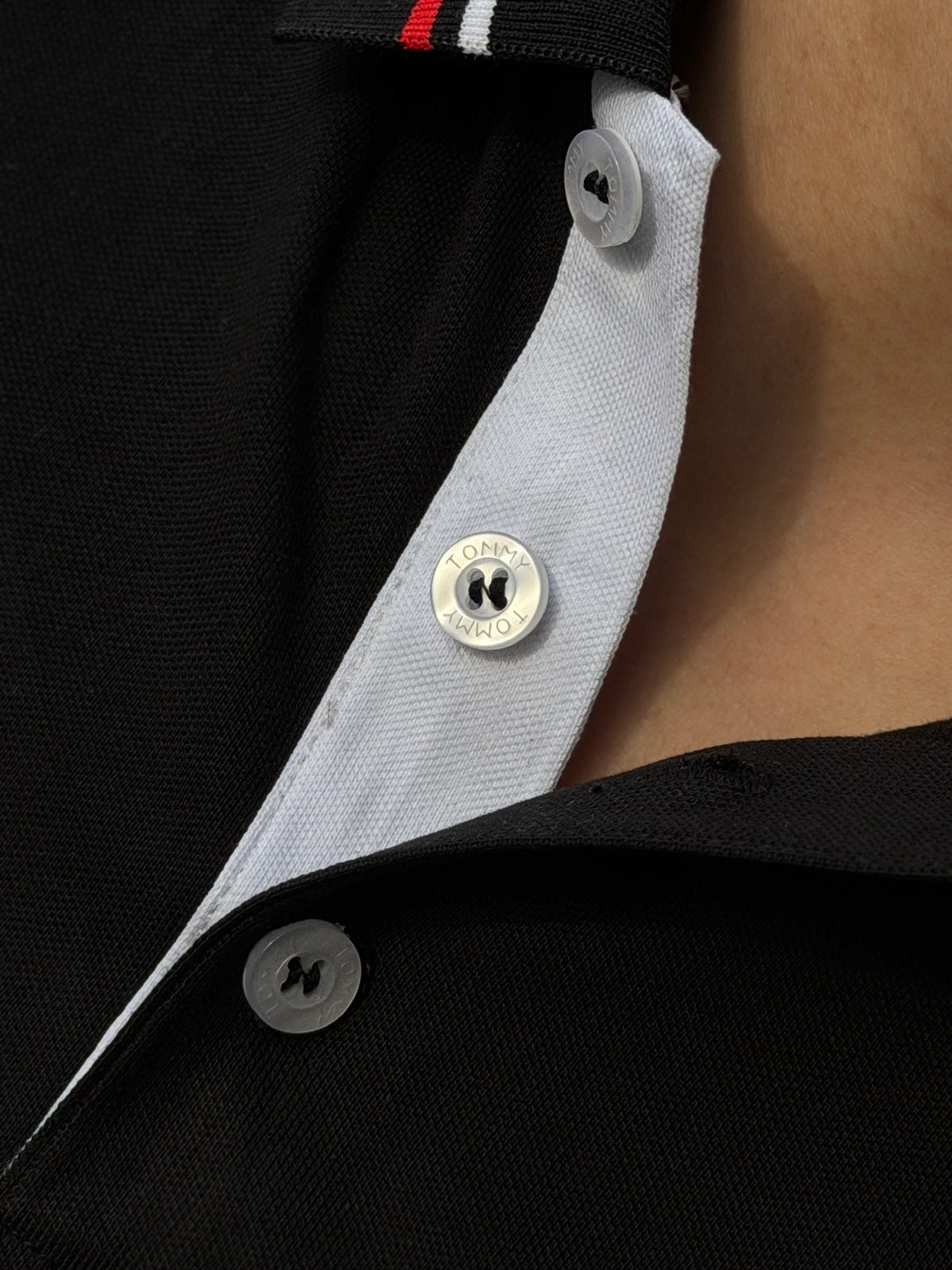 Polo TH Básico Negro