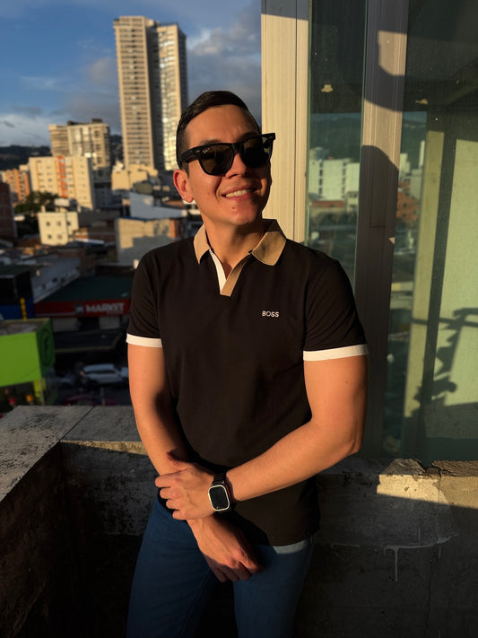 Polo BS Cuello V Negro