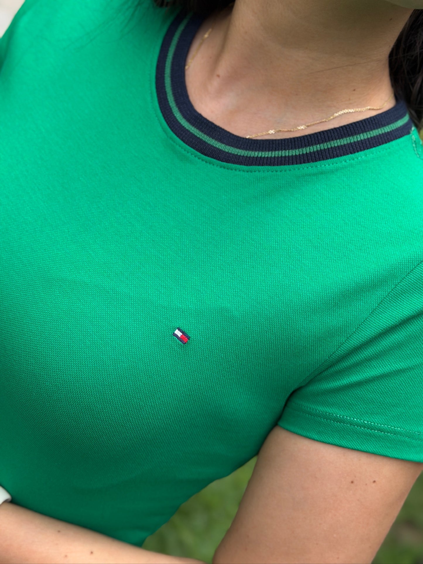 Camiseta Tommy Hilfiger Básica Verde Oscura