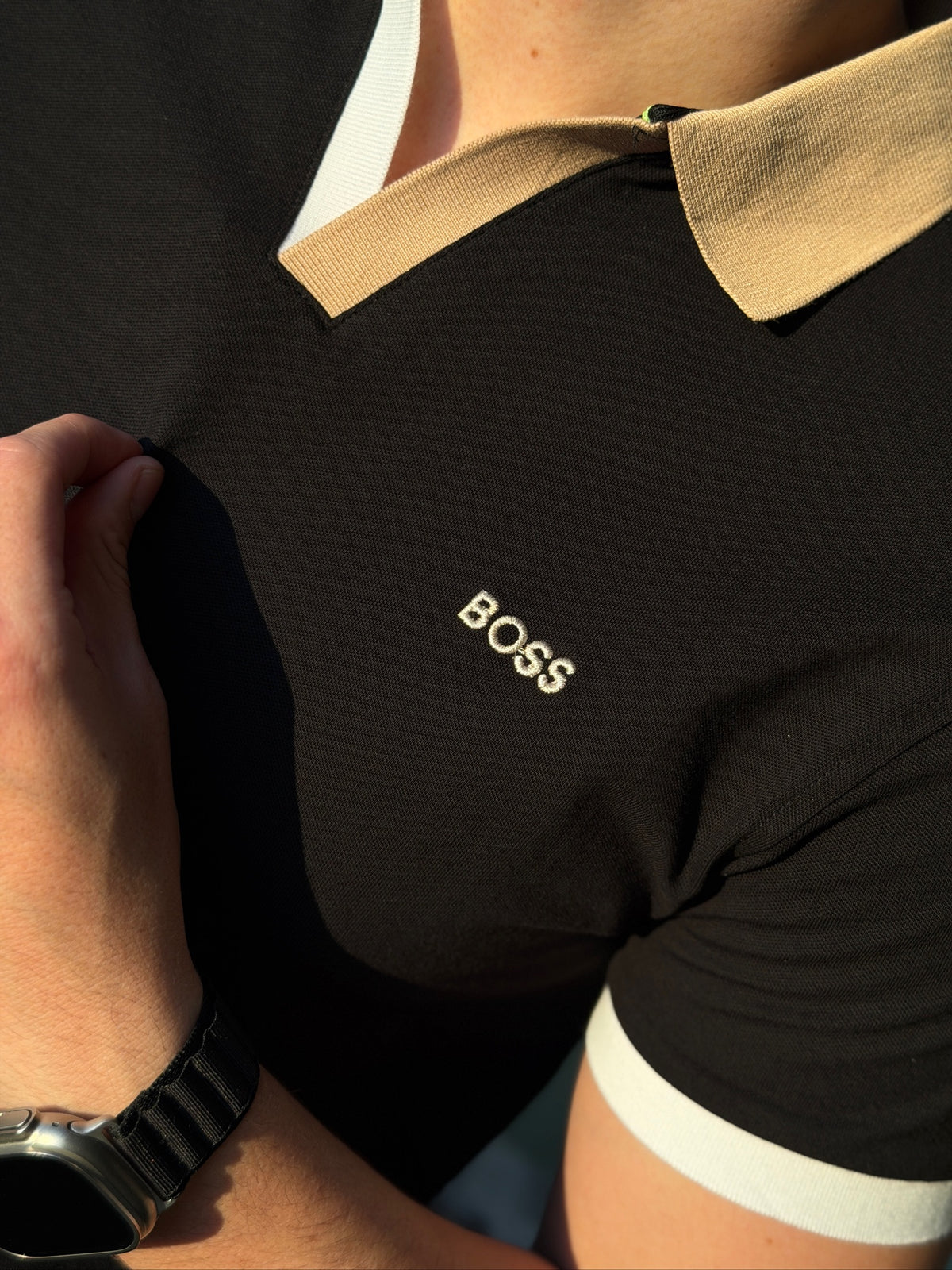 Polo BS Cuello V Negro