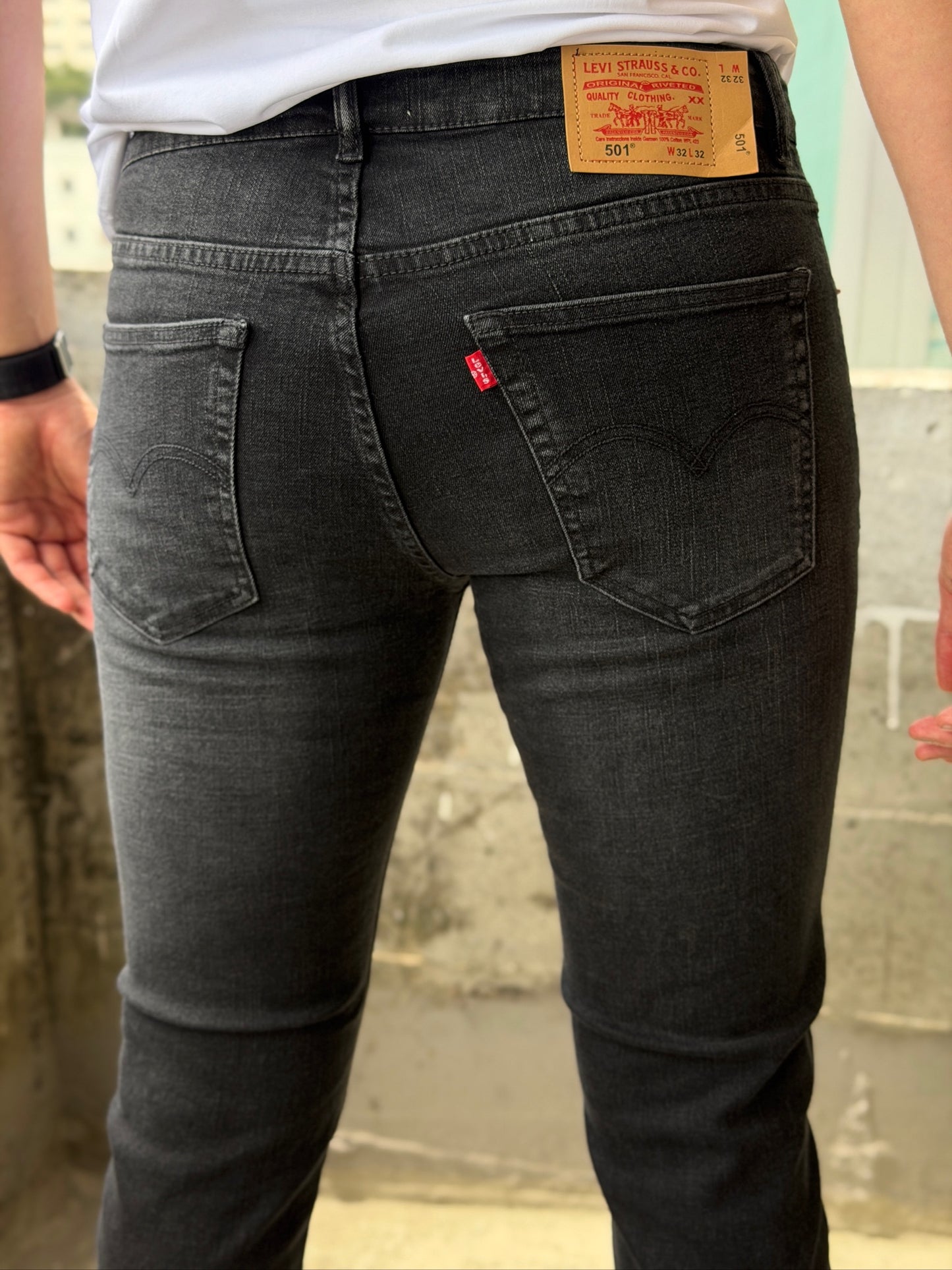 Jean Levis Gris Humo
