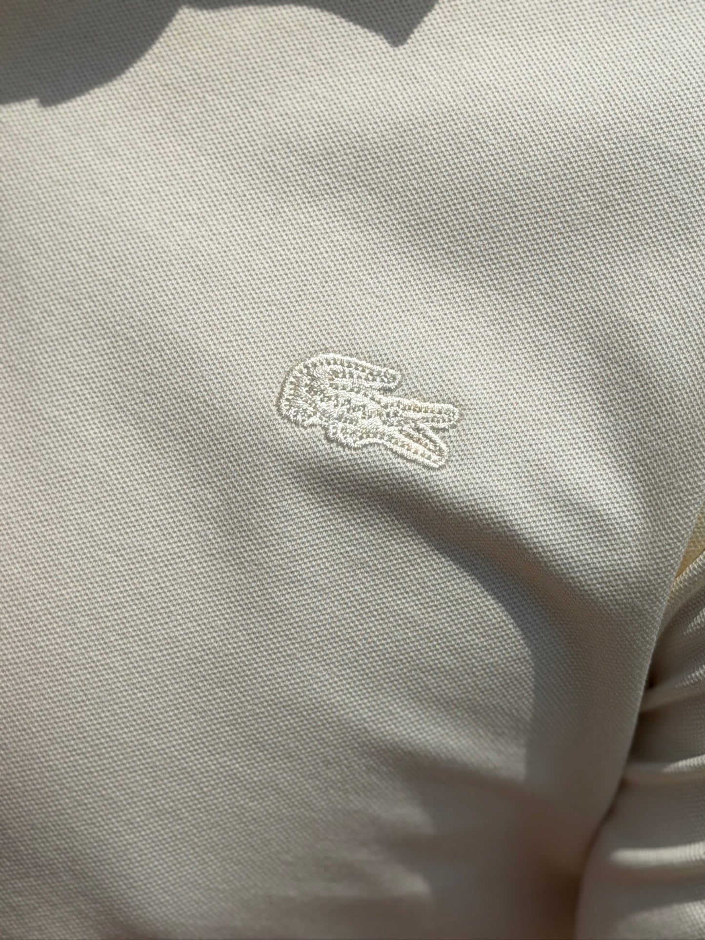 Polo Lacoste Básico Crema