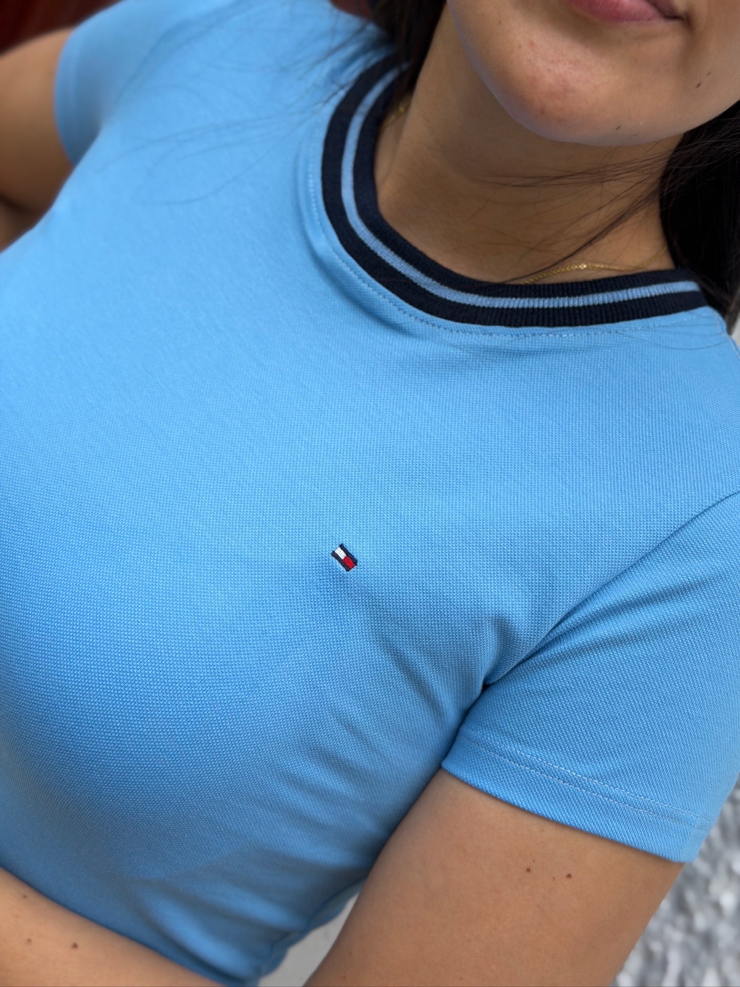 Camiseta Tommy Hilfiger Básica Celeste